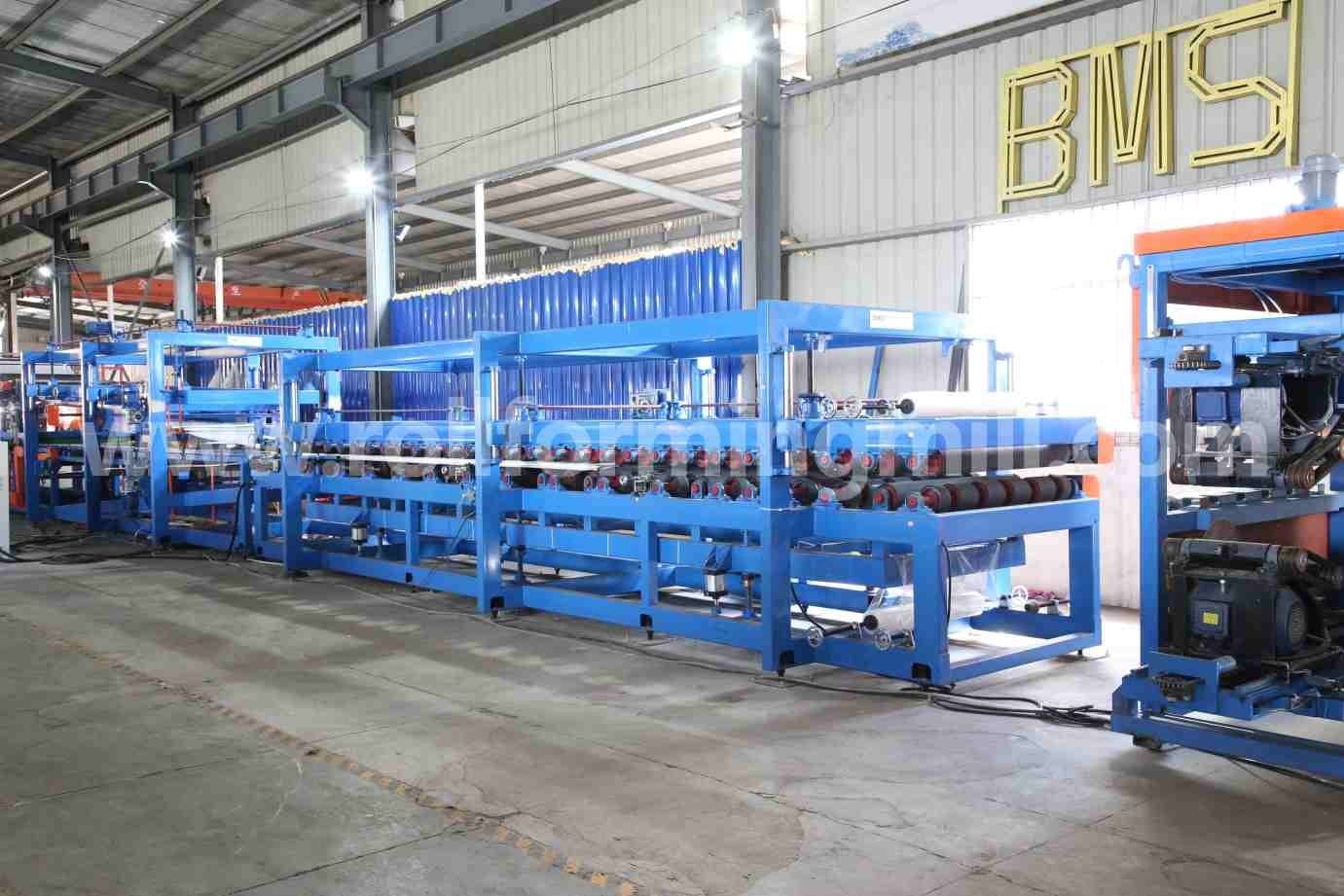 Laminador de painel sandu&iacute;che