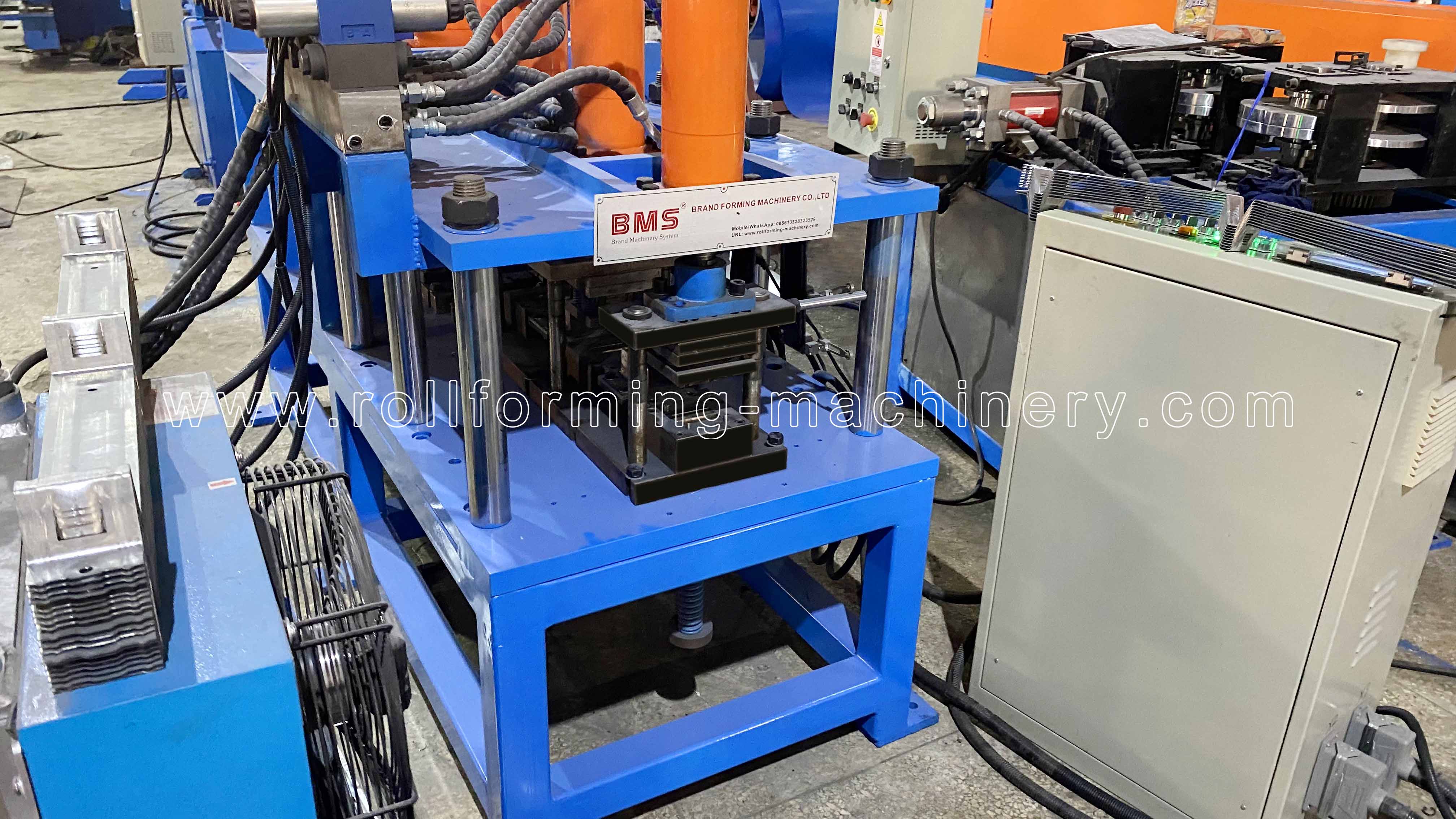 Rolagem acabada e sa&iacute;da de perfil