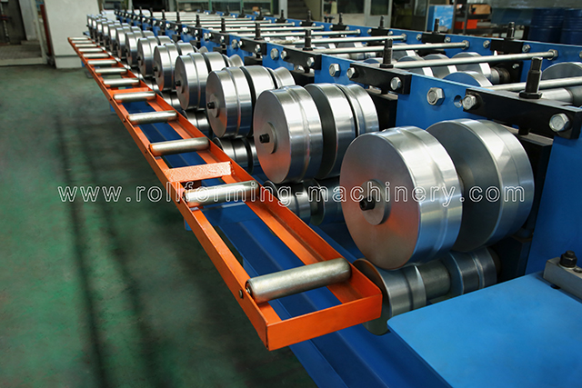 Telhado de metal com costura permanente 